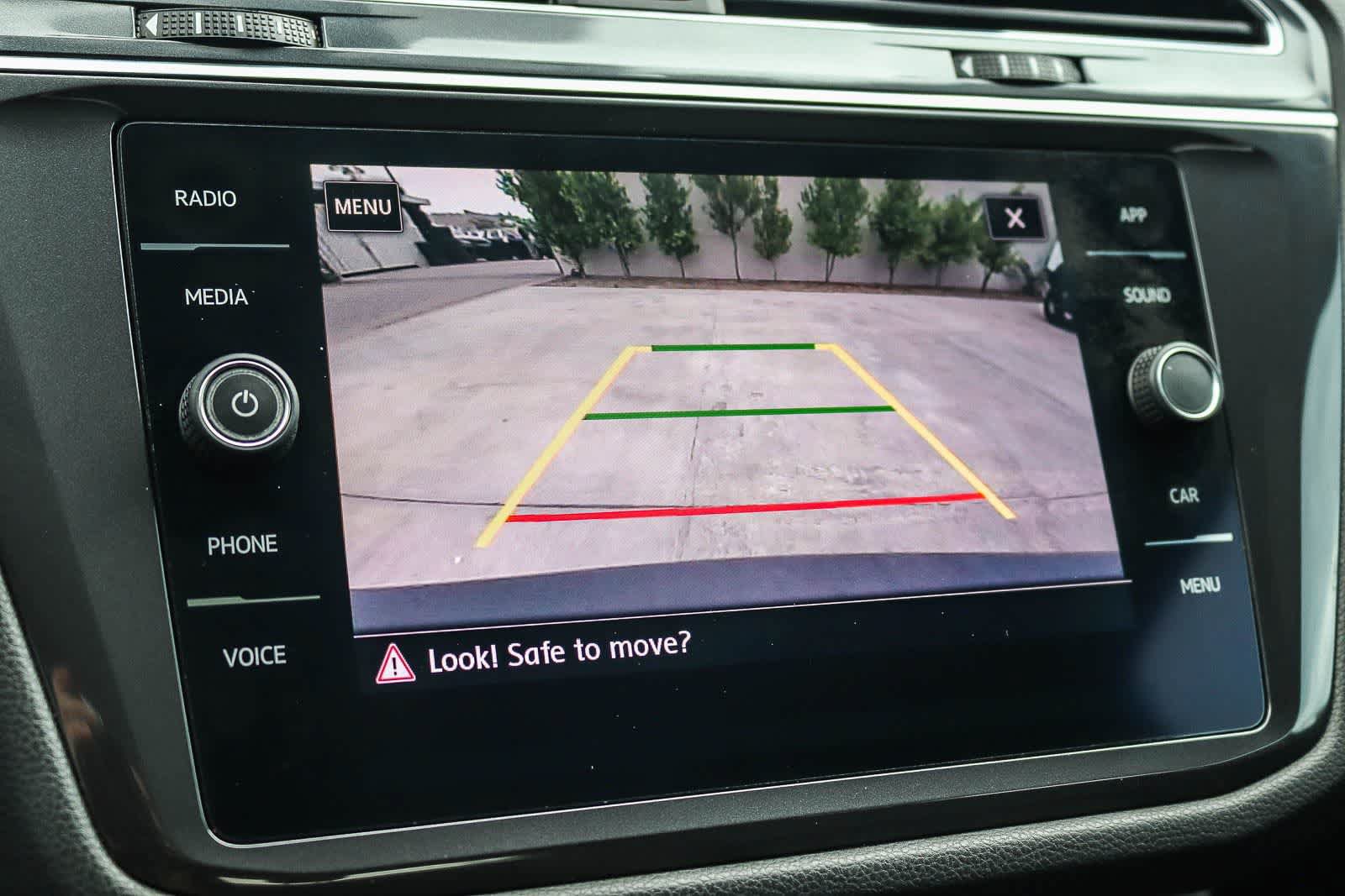 Used 2020 Volkswagen Tiguan SE FWD image 26
