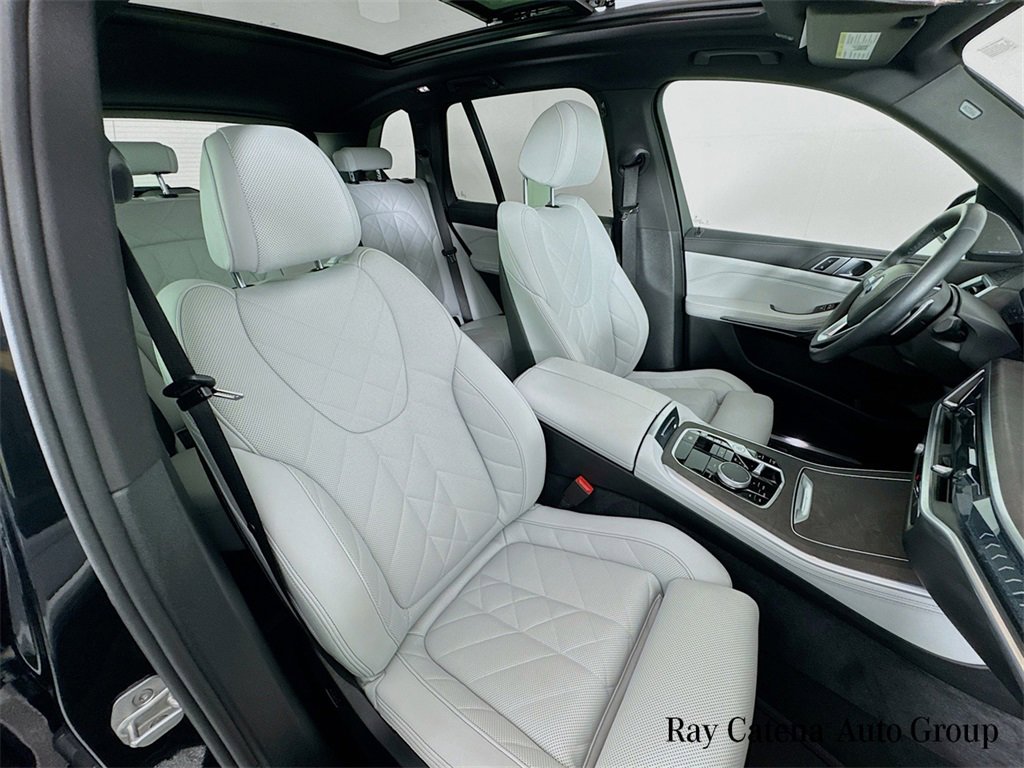 Used 2024 BMW X5 xDrive40i w/ Premium Package image 30
