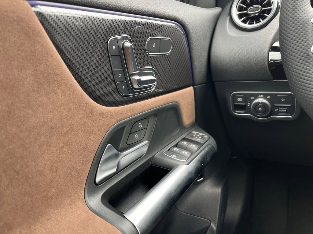 Certified 2025 Mercedes-Benz GLA 250 4MATIC image 16