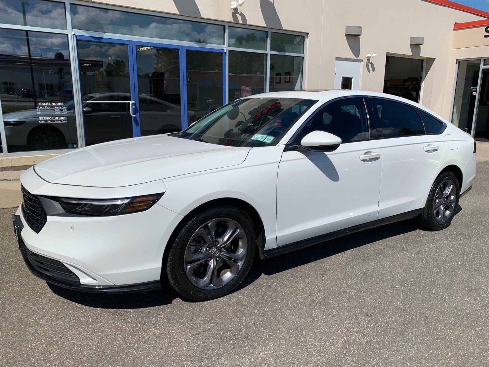 Used 2023 Honda Accord EX-L image 1