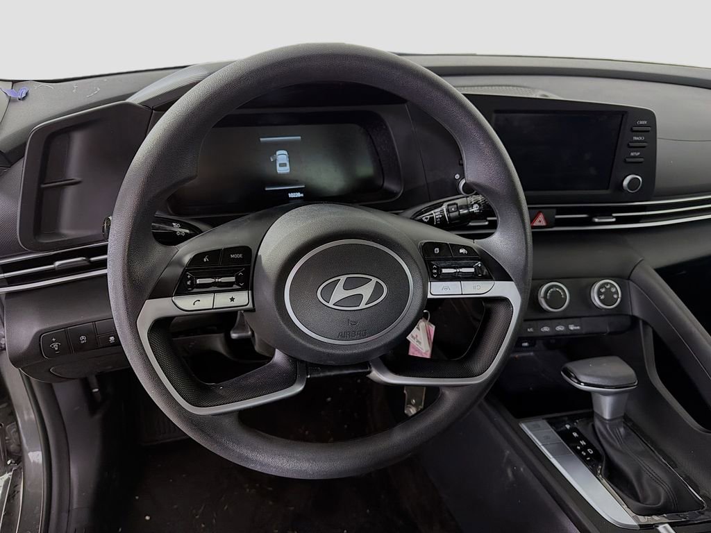 Used 2024 Hyundai Elantra SE image 14