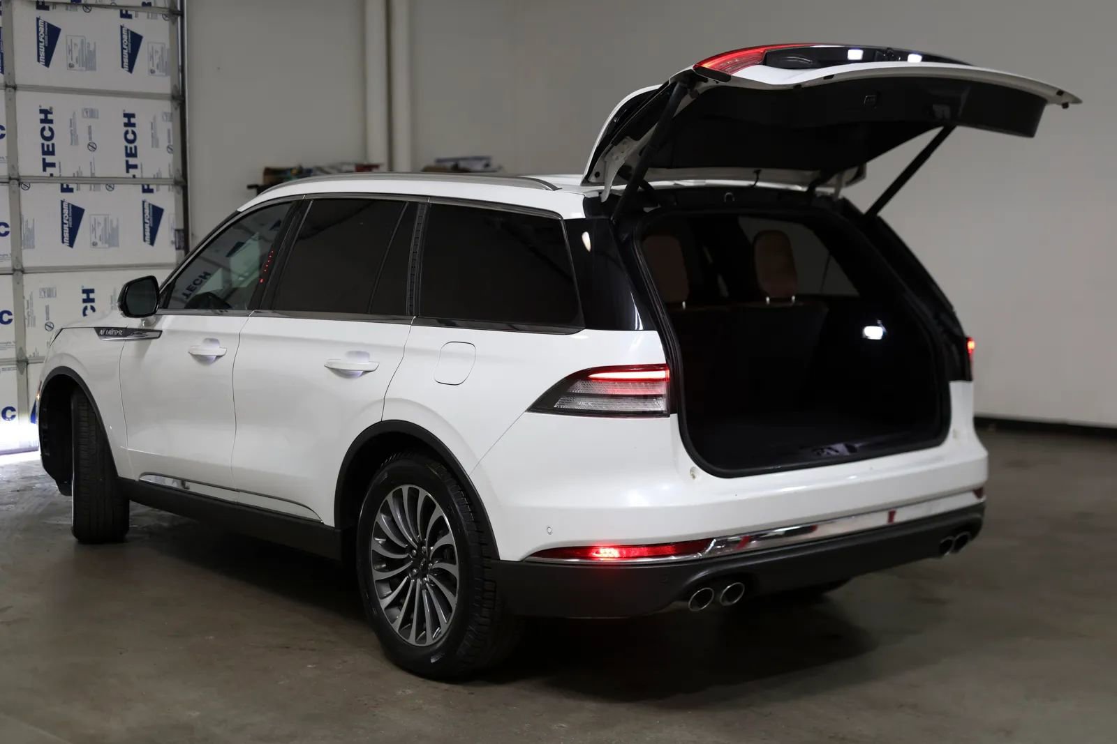 Used 2020 Lincoln Aviator Reserve w/ Equipment Group 201A image 15