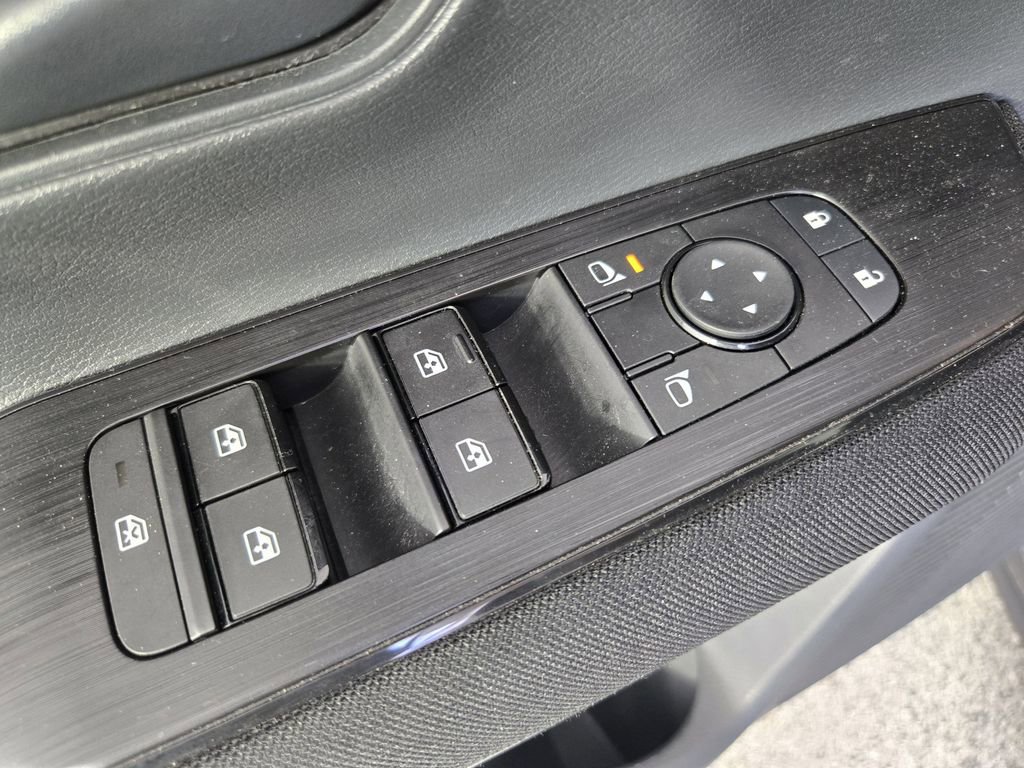 Used 2025 Nissan Kicks S image 24