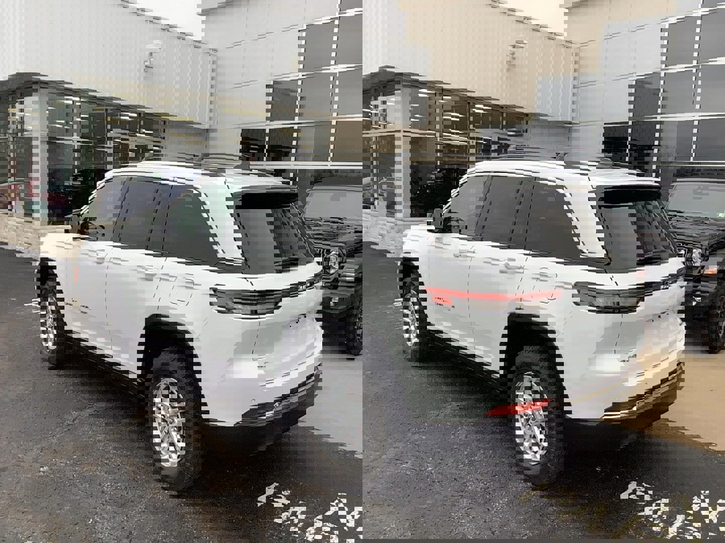 Certified 2023 Jeep Grand Cherokee Laredo w/ Trailer Tow Prep Group (B) image 7