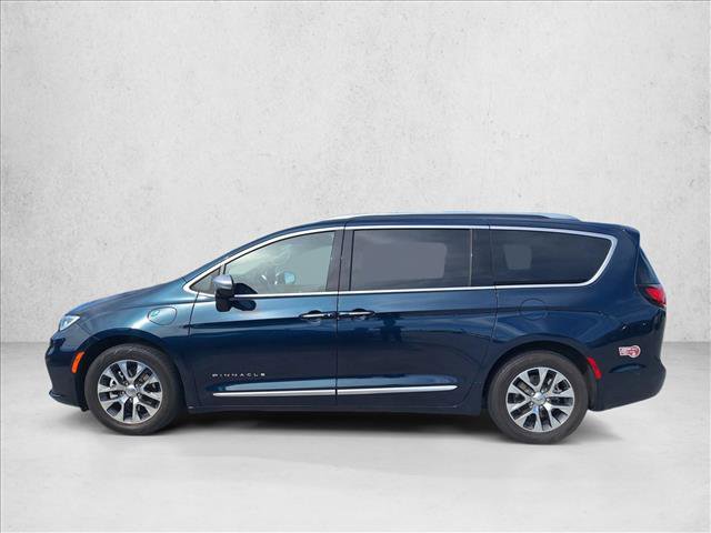 Used 2023 Chrysler Pacifica Pinnacle image 8