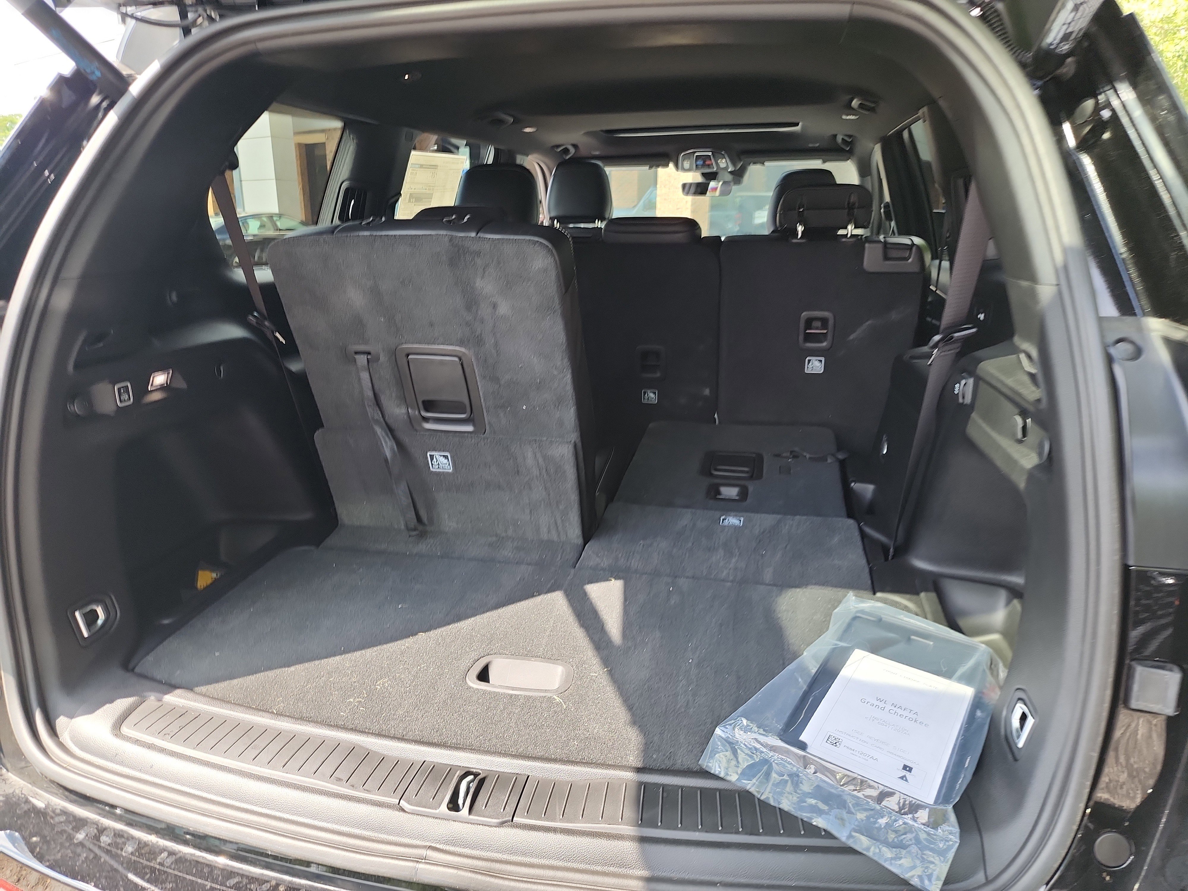 New 2025 Jeep Grand Cherokee L Altitude image 38