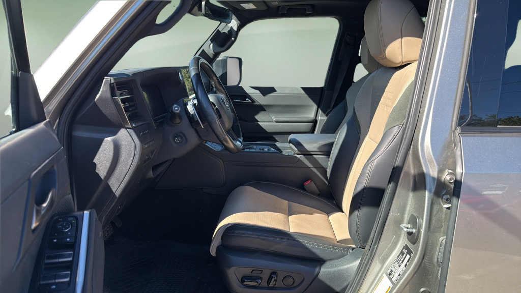 Used 2024 Lexus GX 550 AWD/4WD image 20