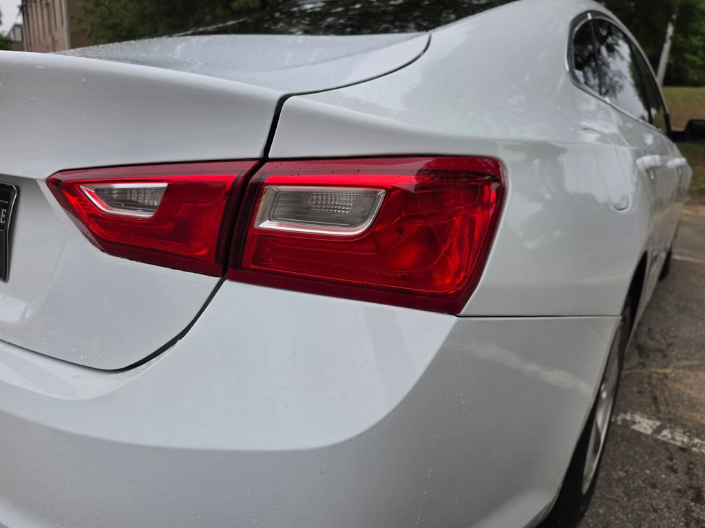 Used 2018 Chevrolet Malibu LS FWD image 12
