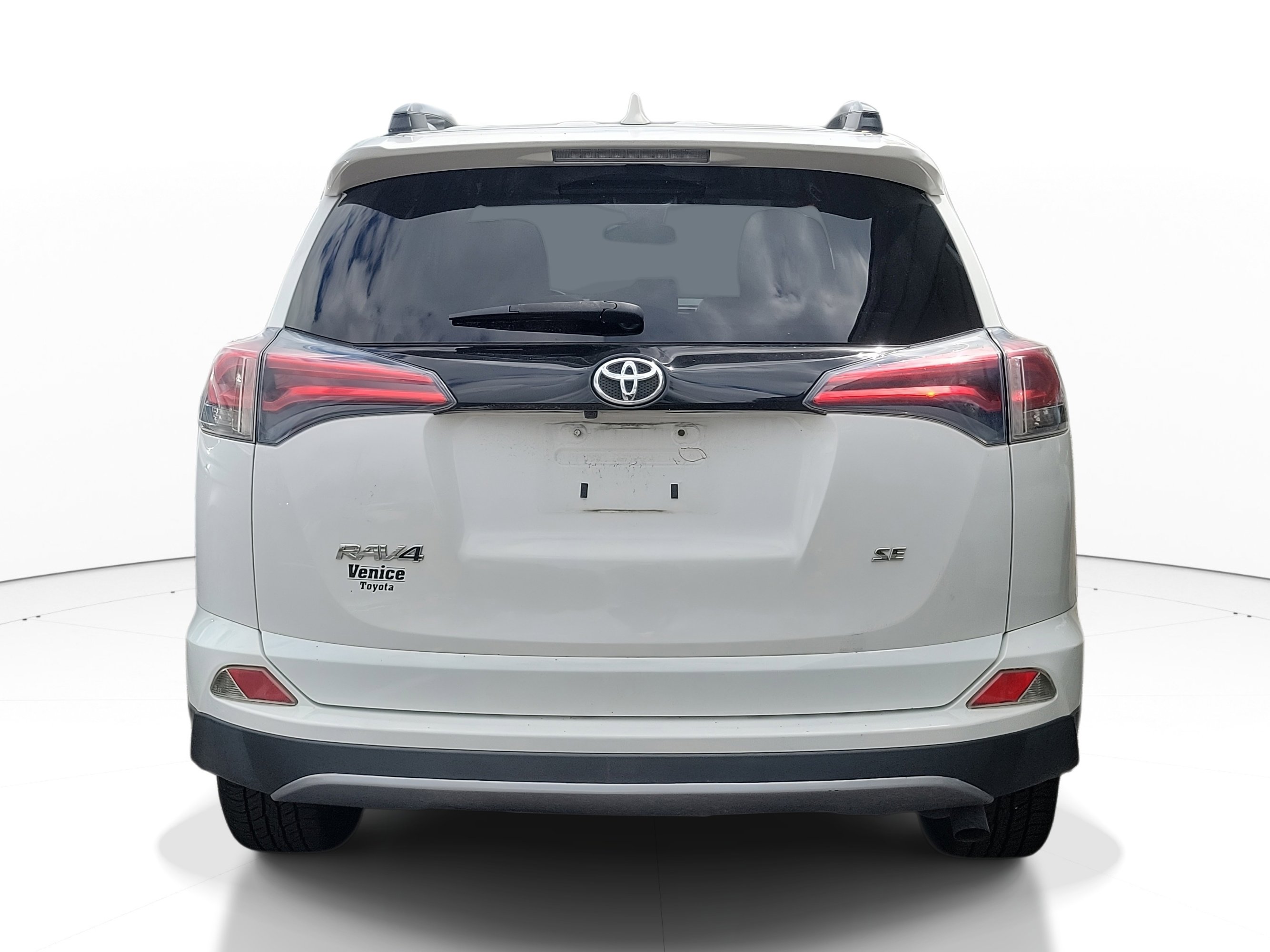 Used 2017 Toyota RAV4 SE image 6