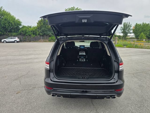 Used 2023 Lincoln Aviator Reserve w/ Equipment Group 201A RWD image 15