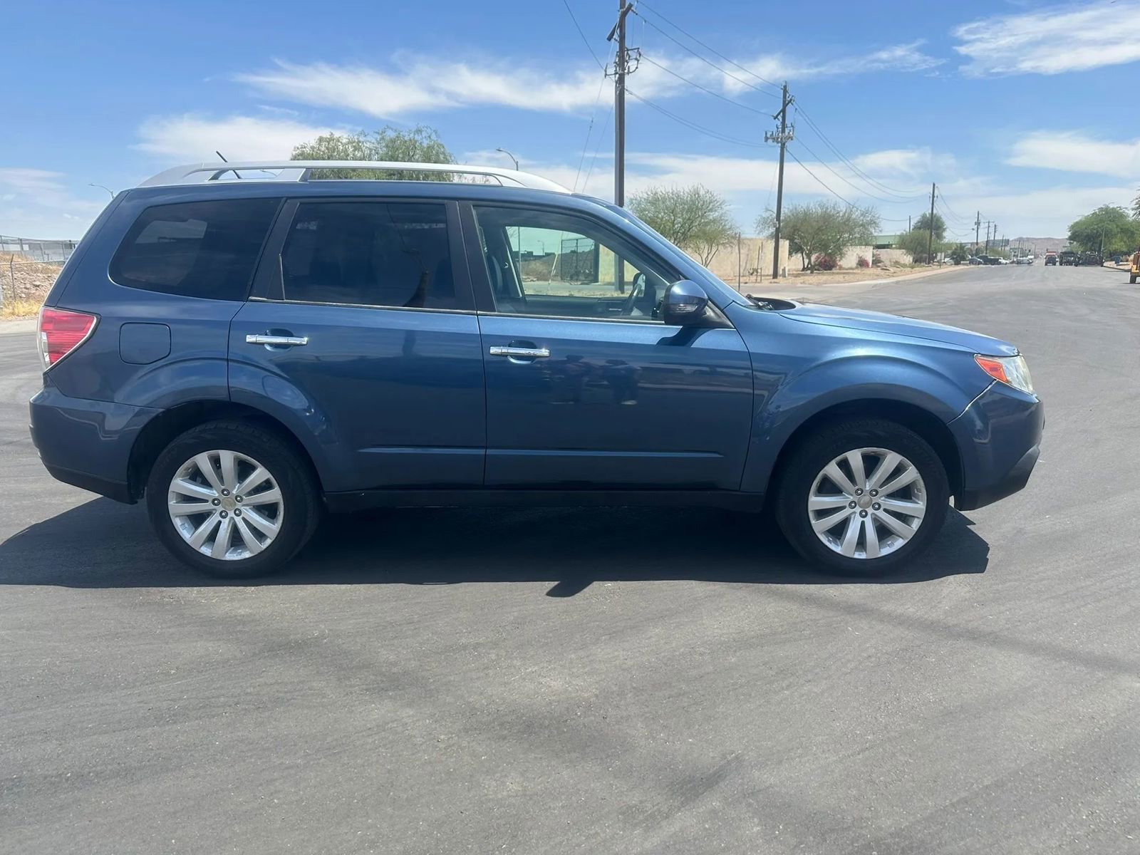 Used 2011 Subaru Forester 2.5X Touring AWD/4WD image 4