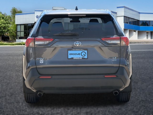 Used 2024 Toyota RAV4 LE AWD/4WD image 4