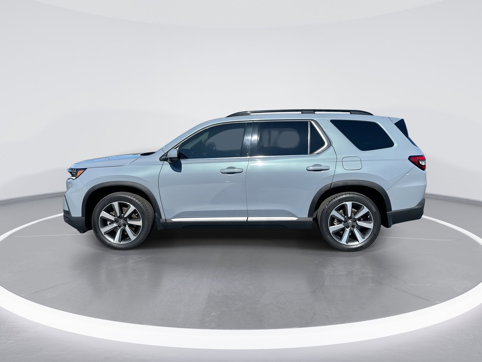 Used 2023 Honda Pilot Touring image 6