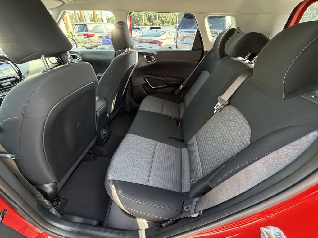 Certified 2022 Kia Soul S FWD image 16
