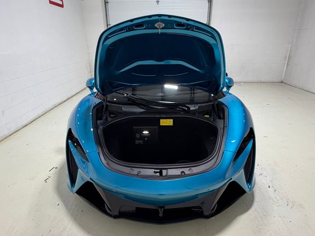 Used 2023 McLaren Artura image 48