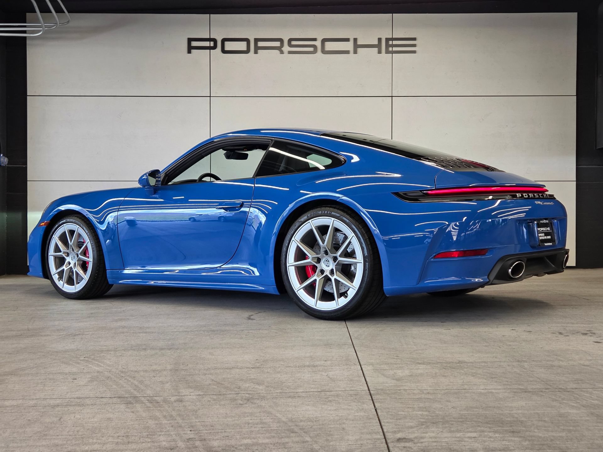 Certified 2025 Porsche 911 Carrera S RWD image 3