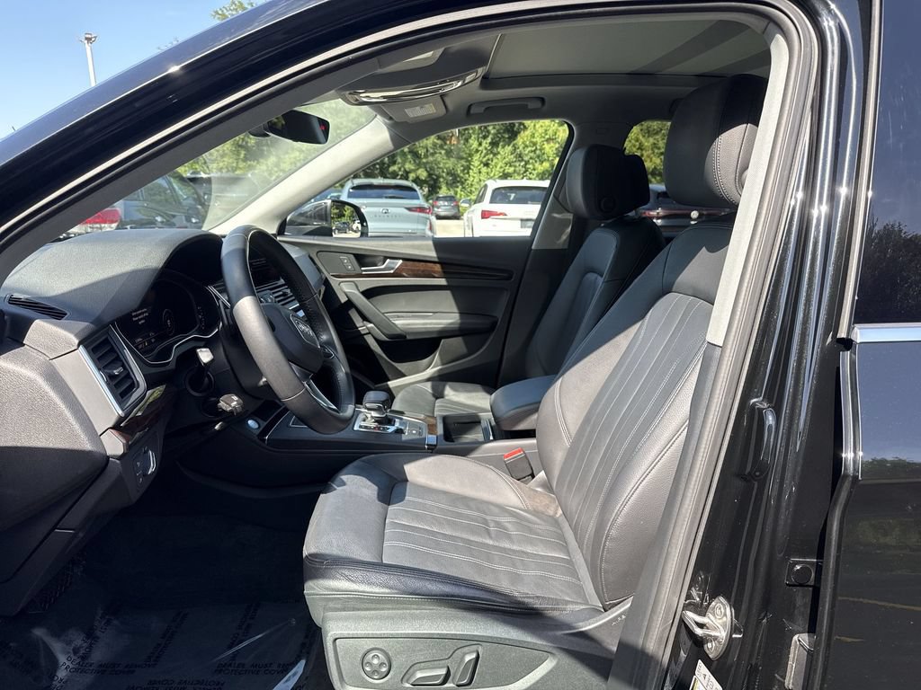 Used 2019 Audi Q5 2.0T Premium Plus w/ Premium Plus Package AWD/4WD image 13