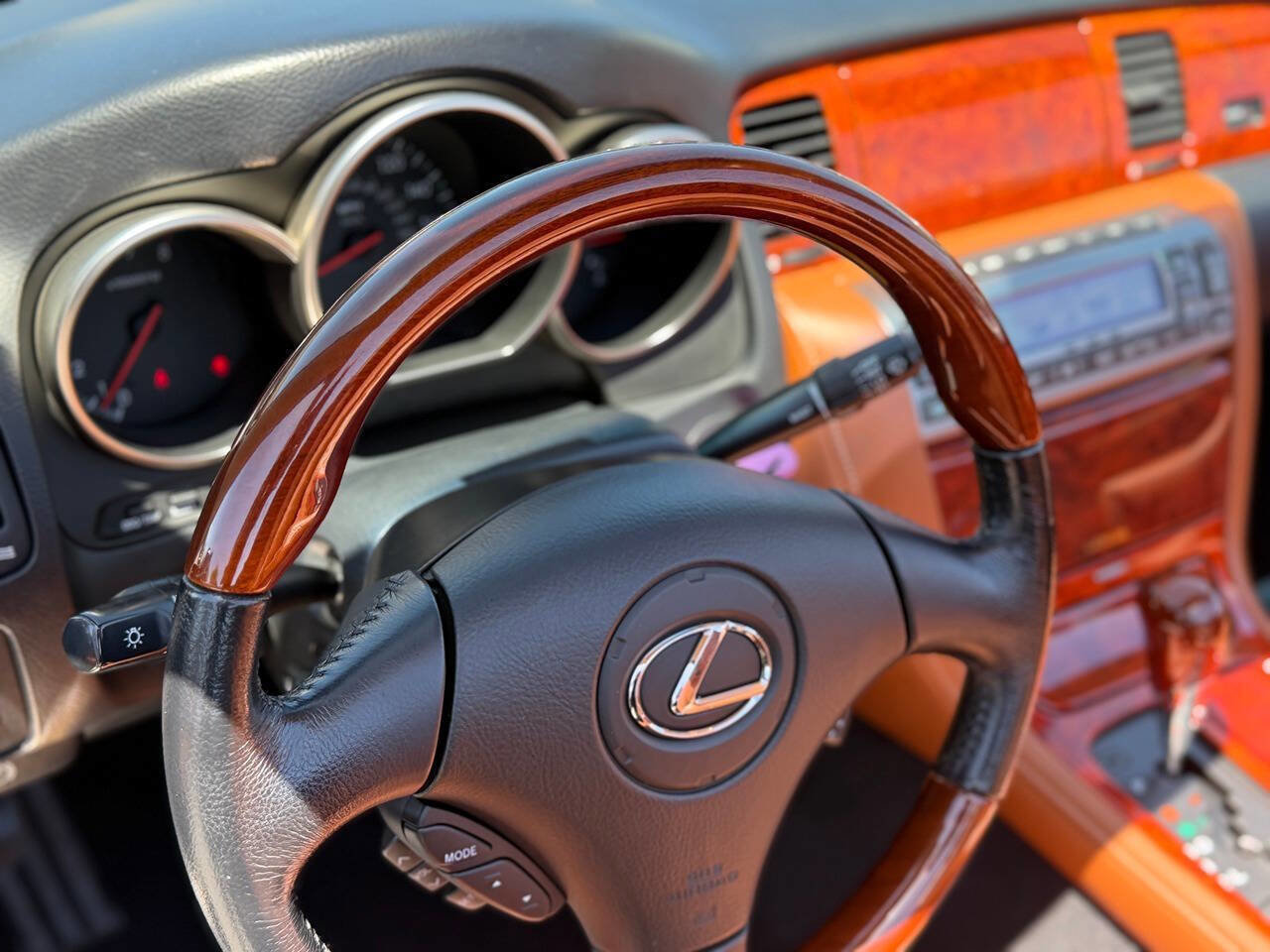 Used 2005 Lexus SC 430 Convertible RWD image 94