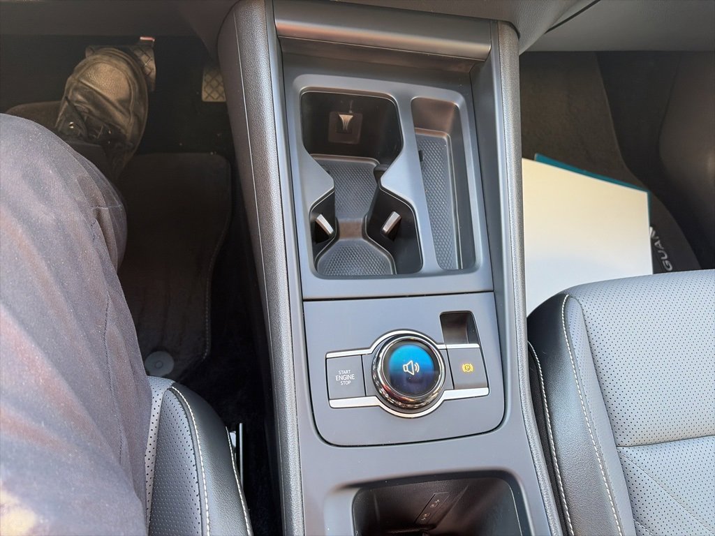 Certified 2025 Volkswagen Tiguan SE image 18