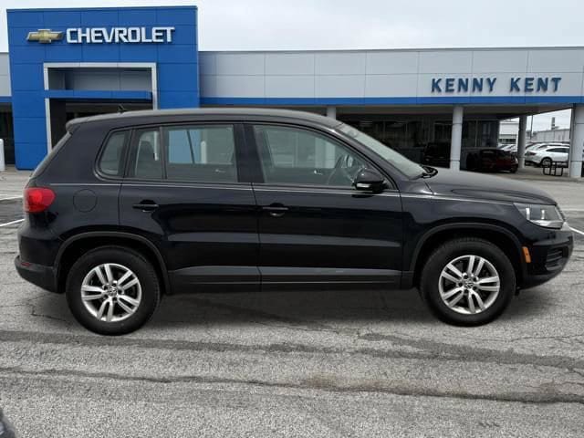Used 2012 Volkswagen Tiguan S FWD image 3