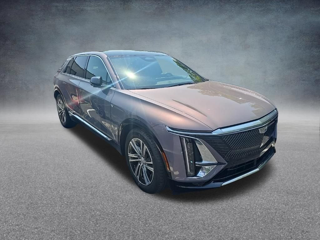 Used 2025 Cadillac Lyriq Luxury AWD/4WD image 8