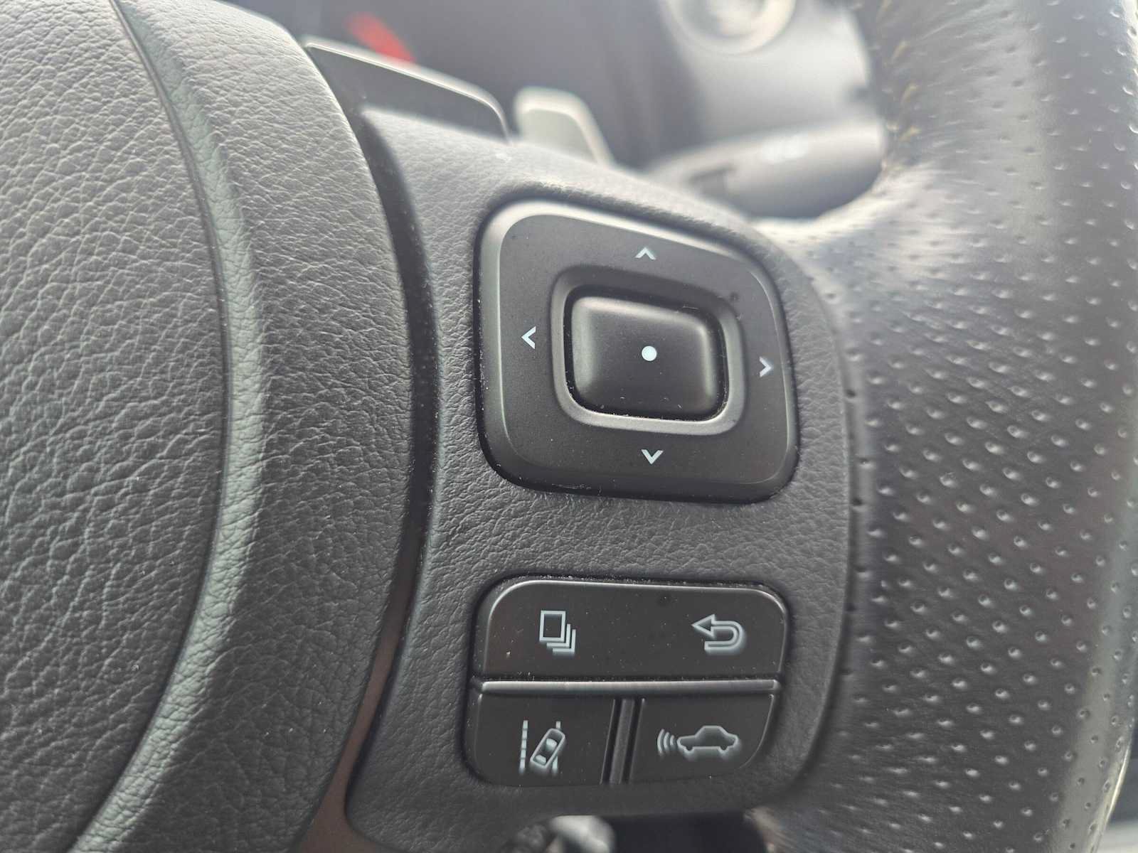 Used 2022 Lexus IS 500 RWD image 31