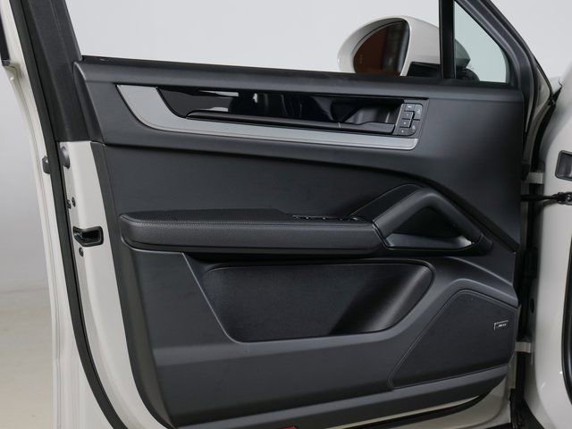 Certified 2026 Porsche Cayenne Coupe AWD/4WD image 29