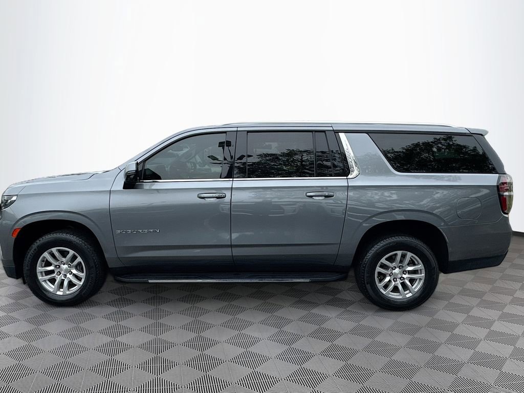 Used 2022 Chevrolet Suburban LT w/ Luxury Package image 9
