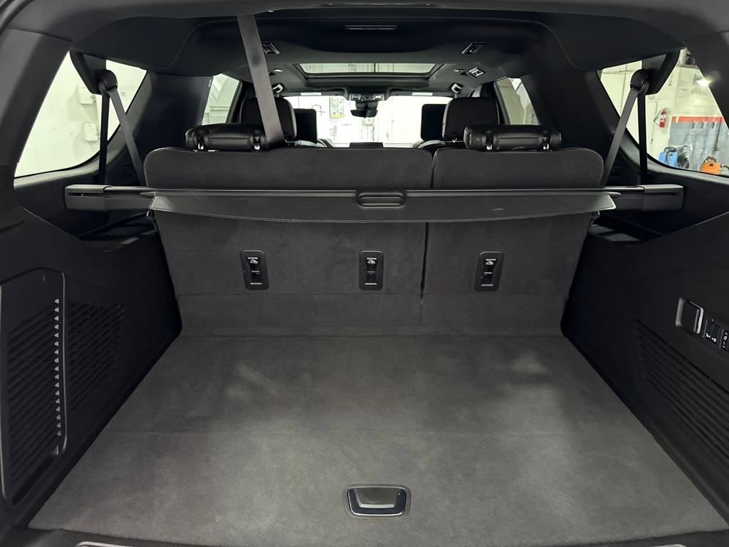Certified 2024 Chevrolet Suburban High Country image 14