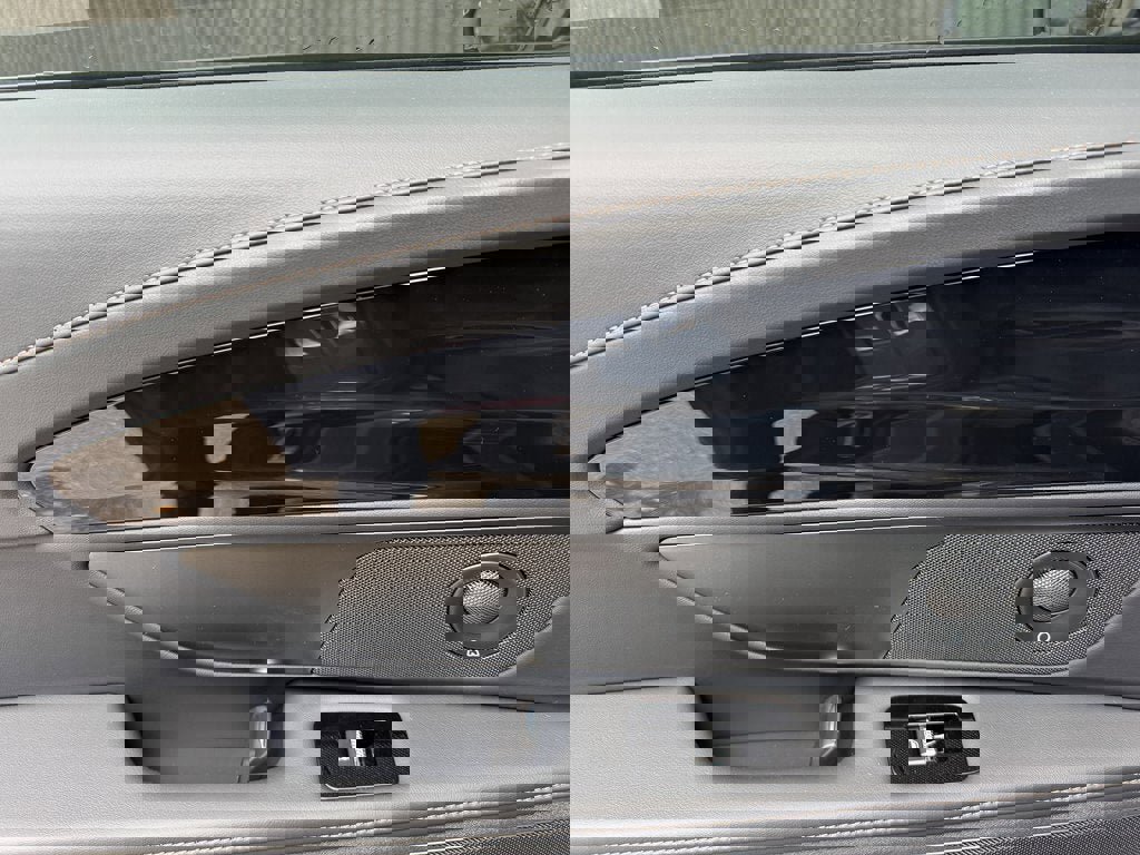 New 2025 Lincoln Nautilus Premier w/ Equipment Group 102A image 18