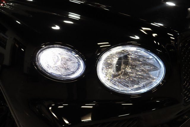 Used 2021 Bentley Bentayga Speed AWD/4WD image 5
