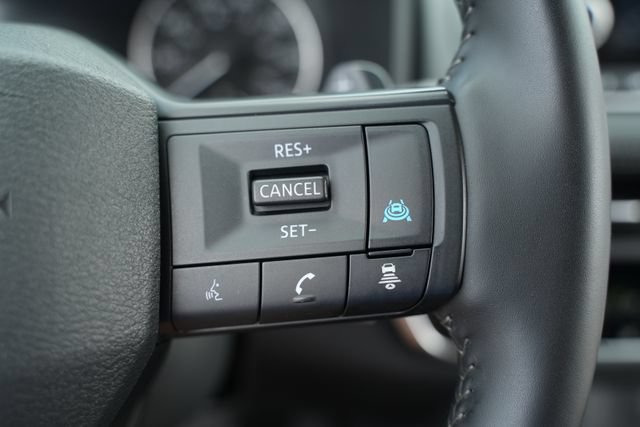 Used 2025 Nissan Rogue SV FWD image 31