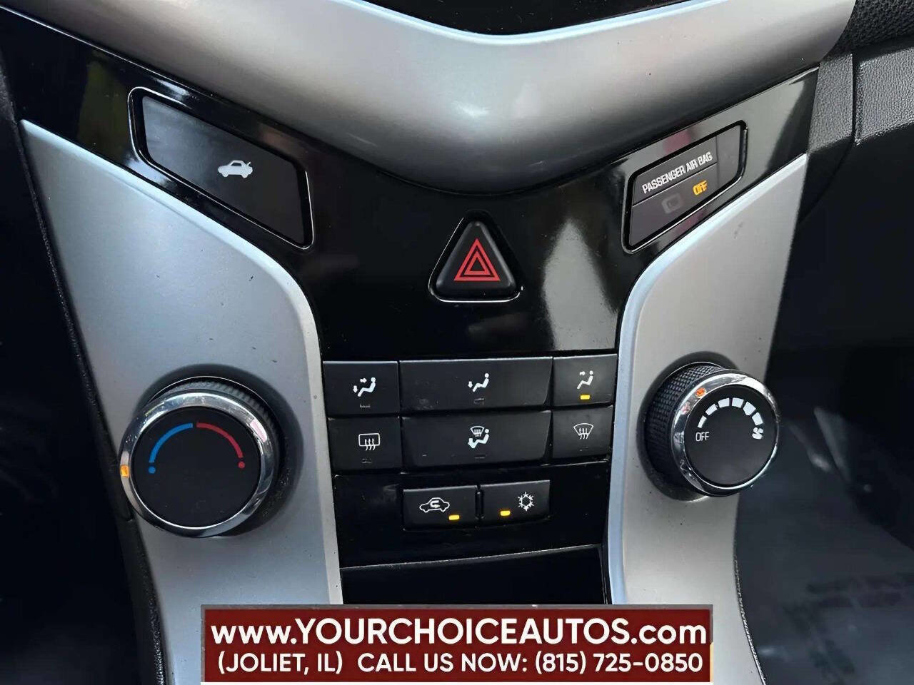 Used 2016 Chevrolet Cruze LT w/ Technology Package image 22