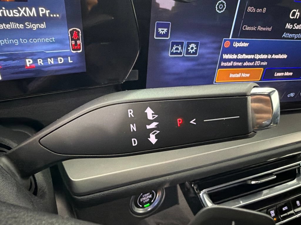 Used 2025 Chevrolet Traverse LT w/ LPO, Floor Liner Package FWD image 15