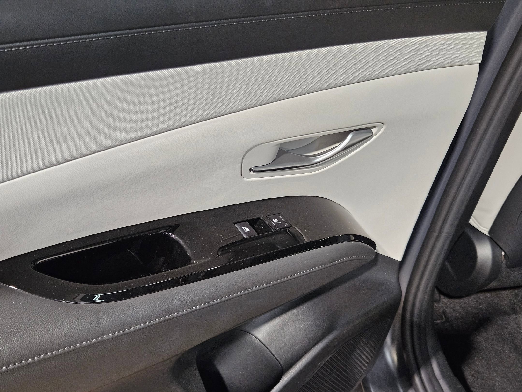 Used 2025 Hyundai Tucson Limited image 35