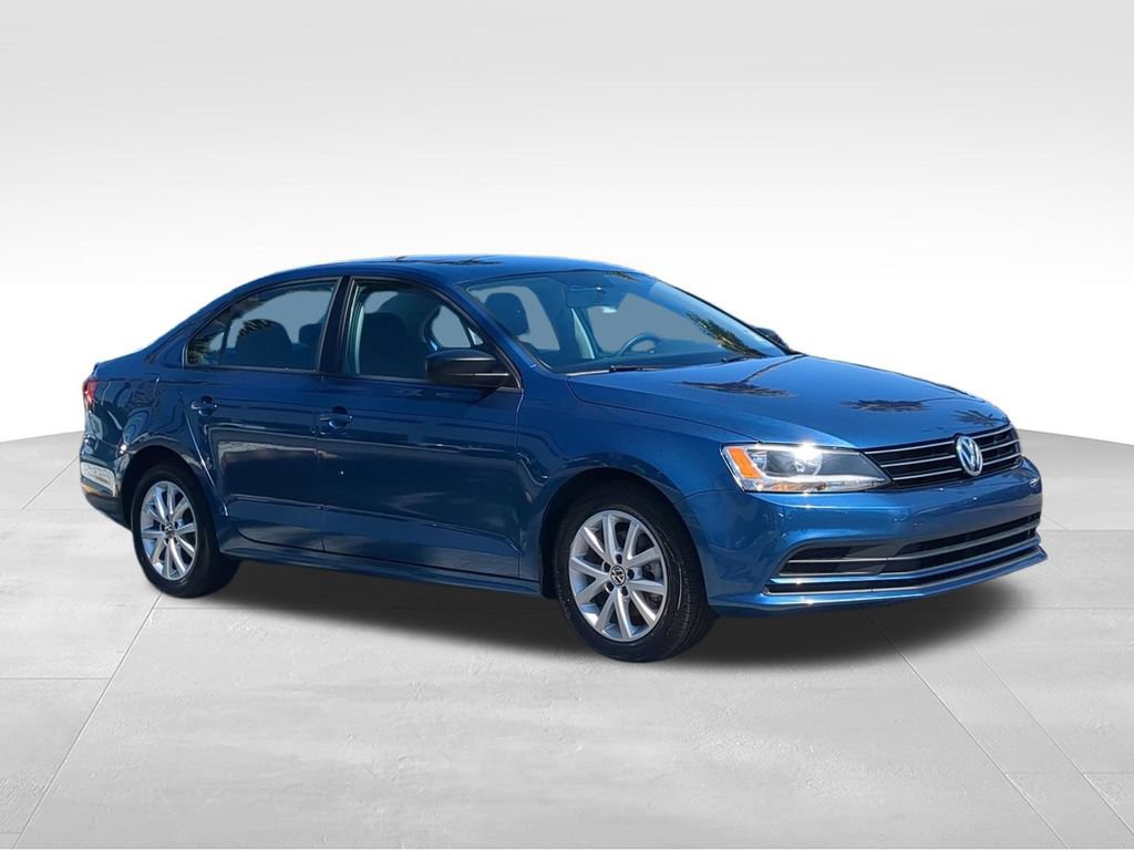Used 2015 Volkswagen Jetta SE FWD image 2