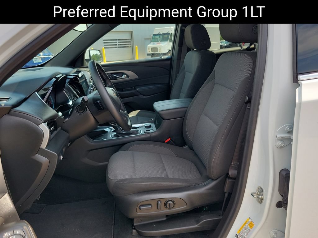 Used 2023 Chevrolet Traverse LT FWD image 7