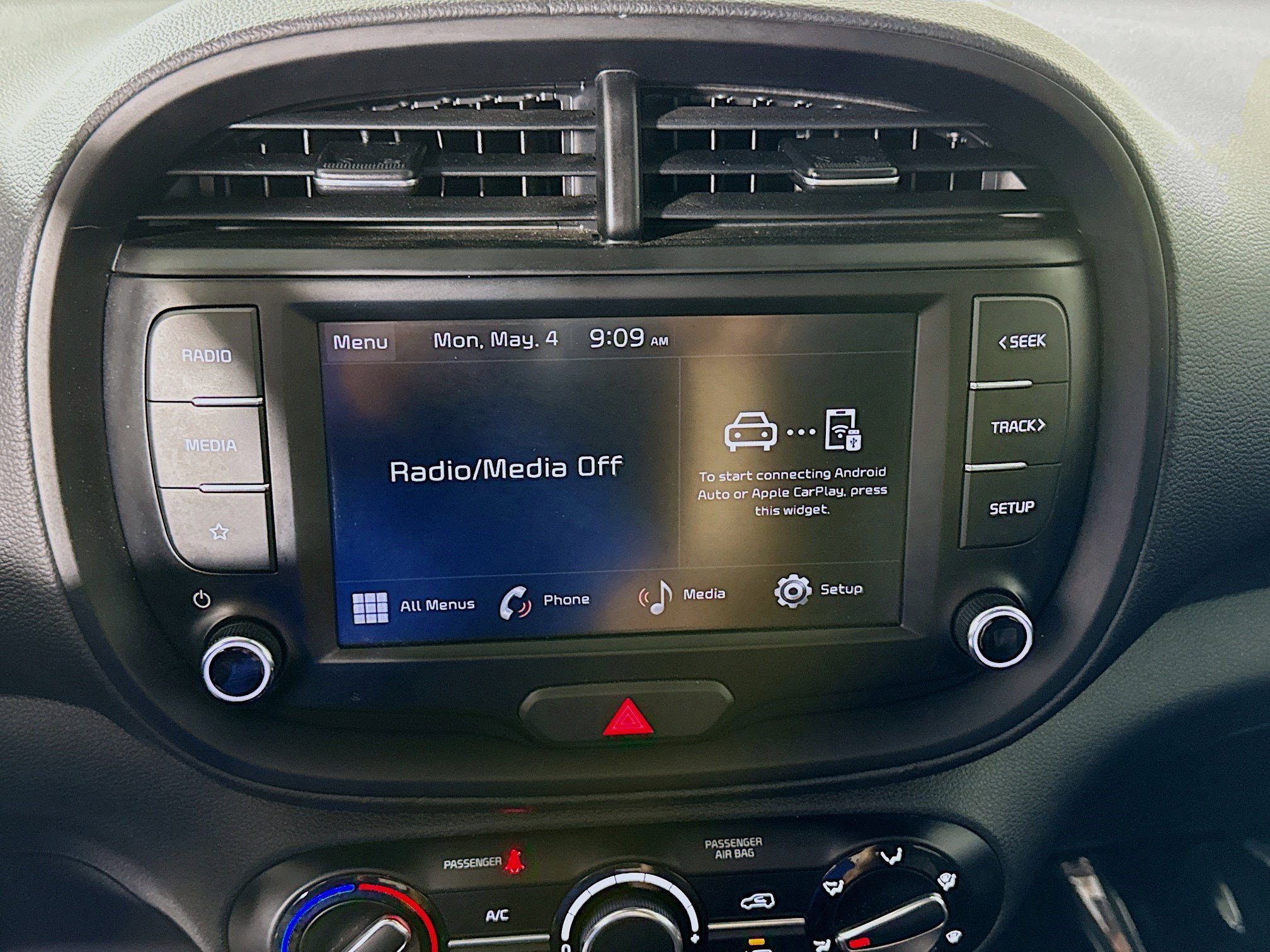 Used 2023 Kia Soul LX w/ LX Technology Package FWD image 18