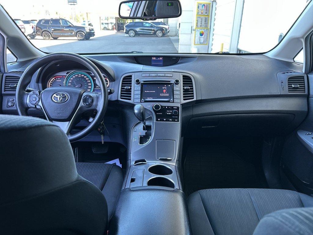 Used 2015 Toyota Venza LE AWD/4WD image 16