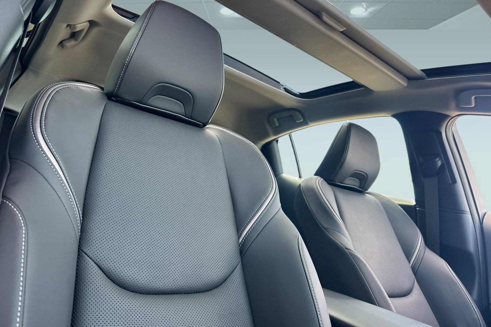 New 2027 Toyota Prius LE AWD/4WD image 22