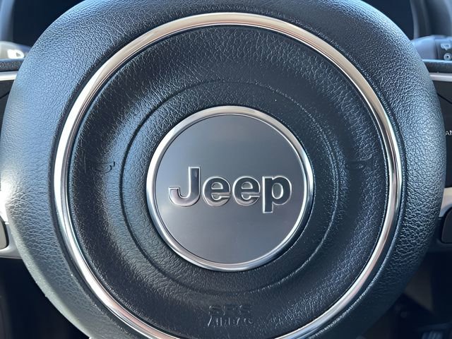 Used 2023 Jeep Renegade Latitude AWD/4WD image 17
