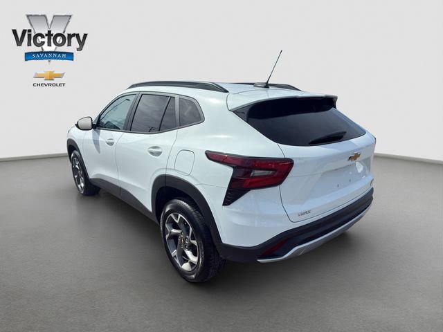 Used 2025 Chevrolet Trax LT w/ Driver Confidence Package image 5