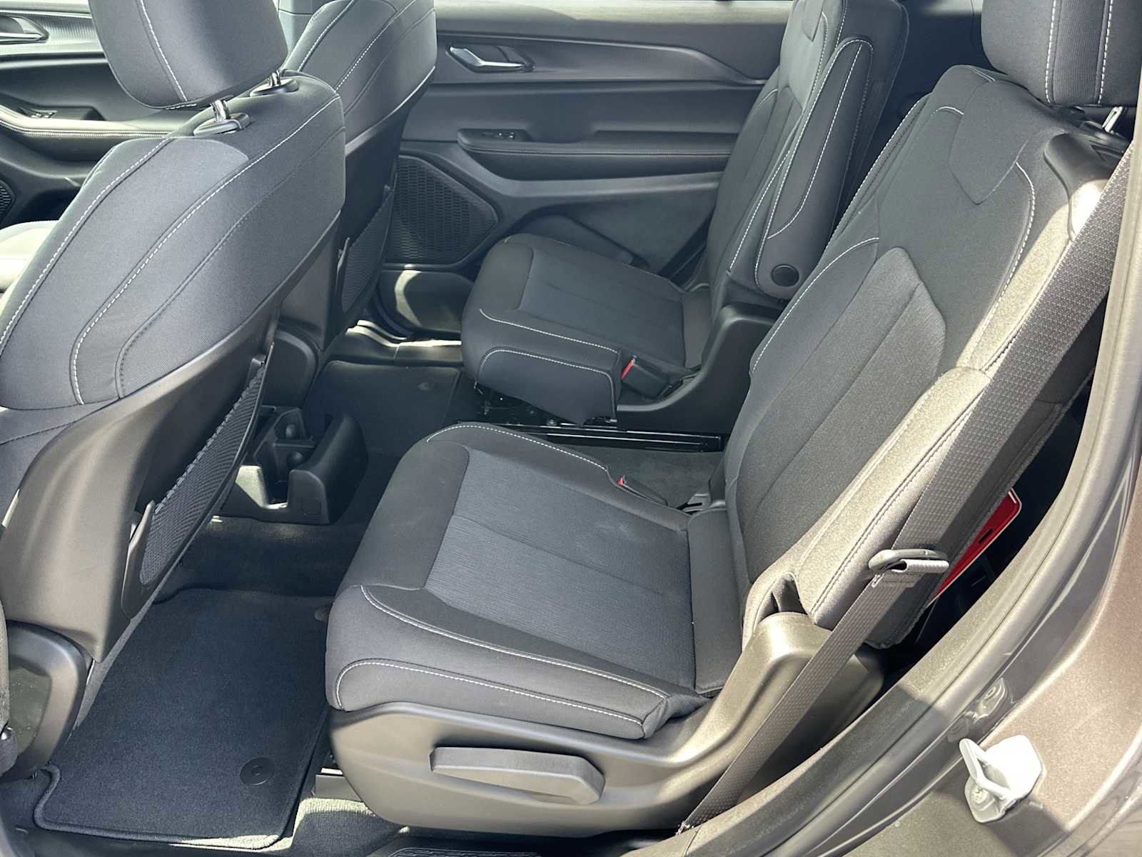 New 2025 Jeep Grand Cherokee L Laredo image 20