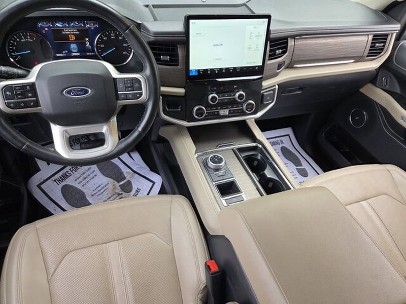 Used 2024 Ford Expedition Limited image 11