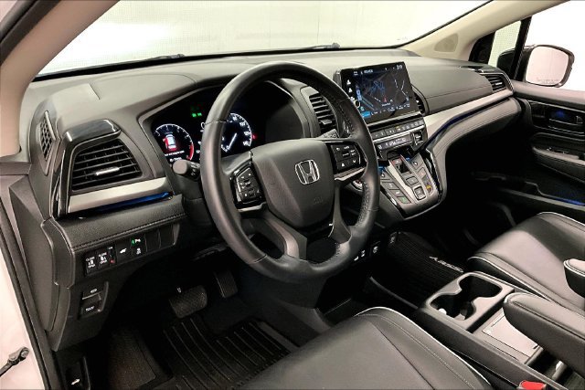 Used 2025 Honda Odyssey Touring image 16