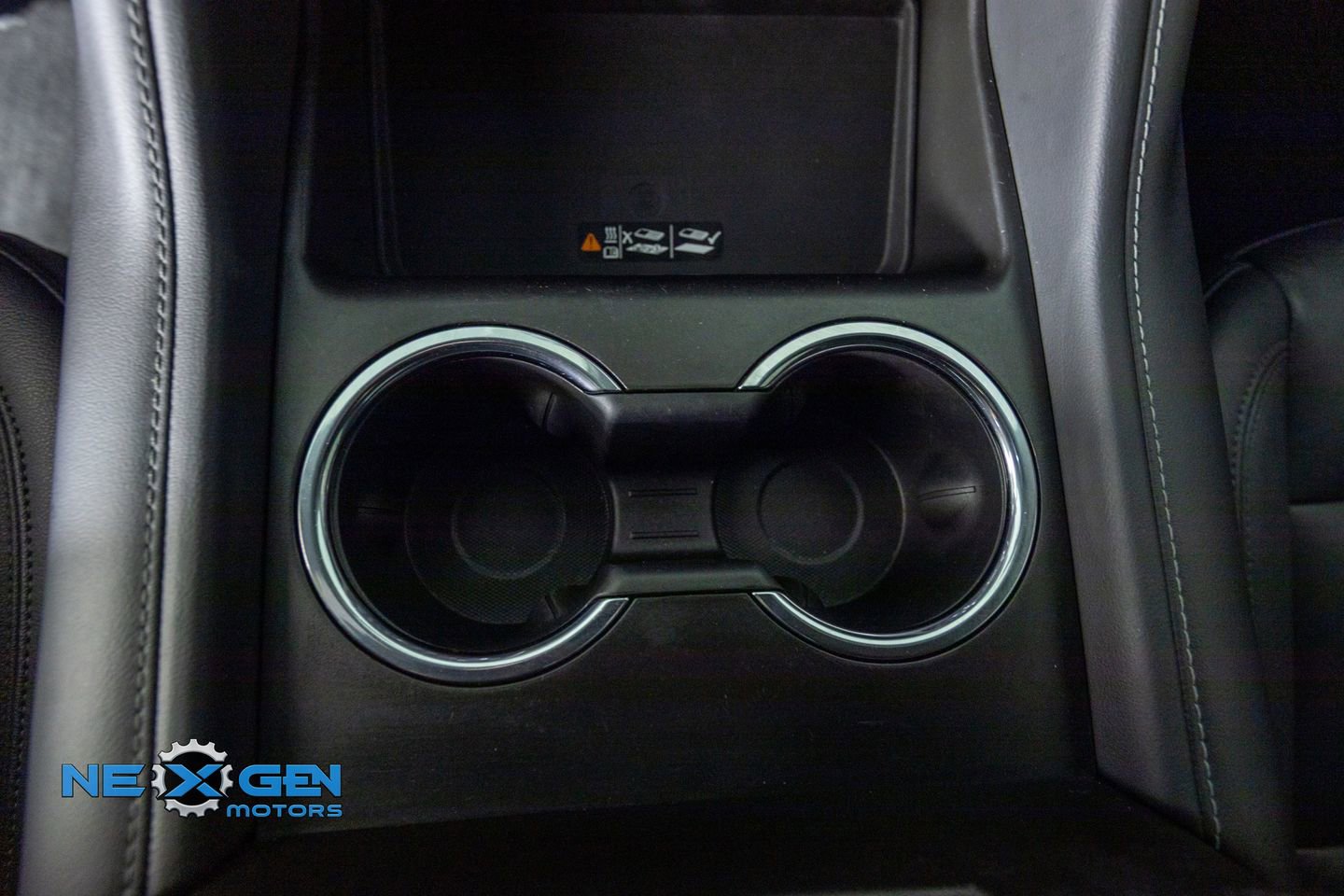 Used 2022 Chevrolet Tahoe Z71 w/ Luxury Package image 21