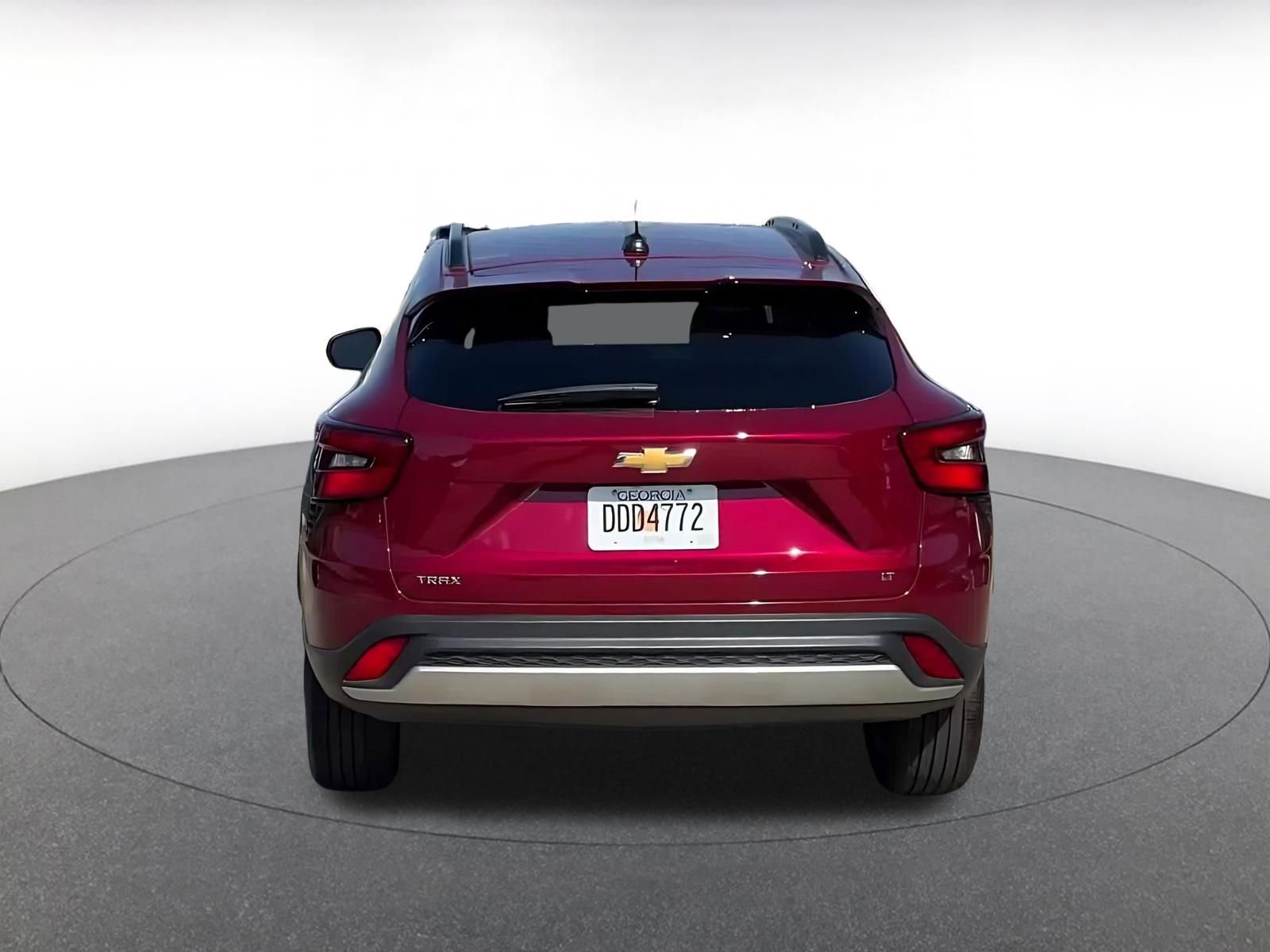 Used 2025 Chevrolet Trax LT w/ LT Convenience Package image 9