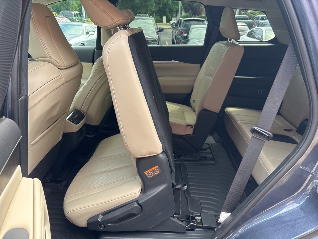 Used 2023 INFINITI QX60 Sensory w/ Cargo Package image 57