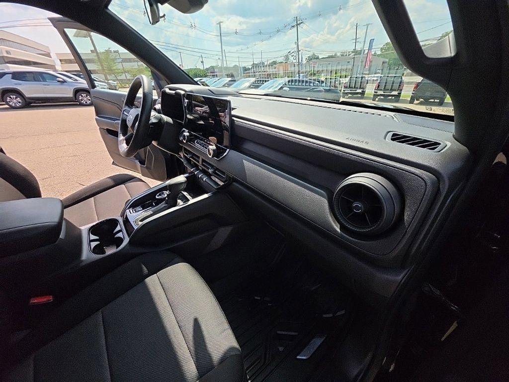 Used 2023 Chevrolet Colorado Trail Boss AWD/4WD image 29