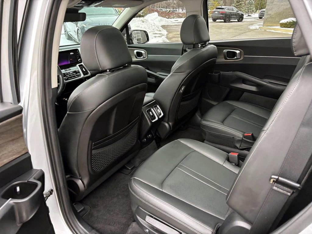 Used 2021 Kia Sorento EX w/ EX AWD X-Line Package image 28